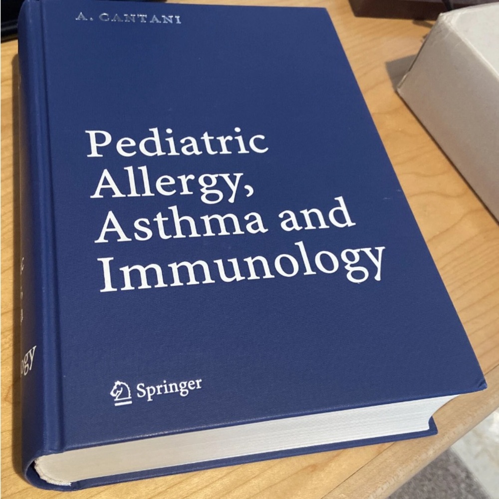 Pediatric Allergy, Asthma and Immunology by Arnaldo Cantani (English) Hardcover